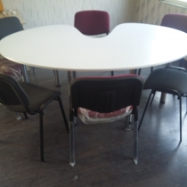 Գրասենյակային  մեծ , ձևավոր  սեղան - Օֆիսային կահույք Սեղաններ և աթոռներ